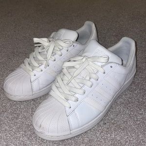 Superstar Foundation Size 8.5, White